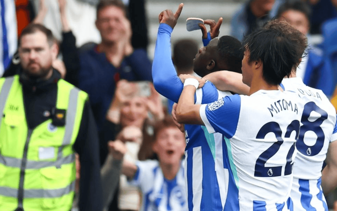 第82分钟绝平，英超豪强绝处逢生，范黑克酿下大祸：乌龙球送礼